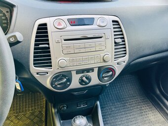 HYUNDAI i20 1.2 i BENZÍN NAJETO JEN 43 TIS KM - 10