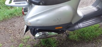 Piaggio Vespa ET2 - 10