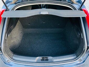 Volvo V40 2.0D3 5VÁLEC MANUÁL KAMERA ODPOČET DPH 1 MAJITEL - 10