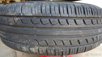 Prodám starší letní PIRELLI Cinturato R6 195/60 R15 88 H - 10