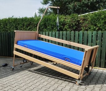Invalidní polohovací lůžko - 10