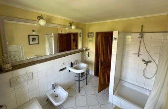 Objekt bývalého statku Český Krumlov, 5 km stranou - 10