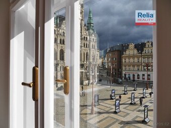 Pronájem nadstandardního bytu 3+kk, 73 m2 s výhledem na radn - 10
