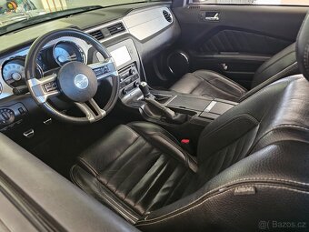 Ford Mustang 5.0GT - 10