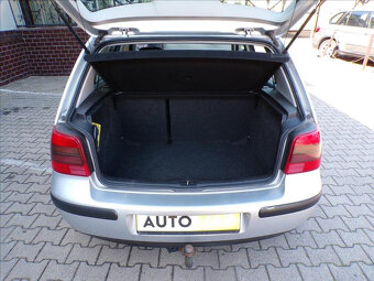 Volkswagen Golf 1,6 i KLIMA,TAŽNÉ ZAŘ. - 10