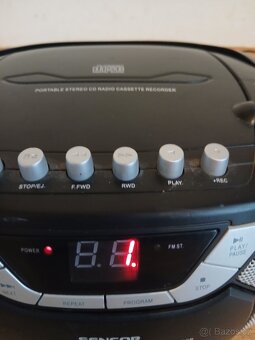 RÁDIO VAJÍČKO ZN. SENCOR 220 V. - 10