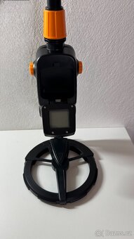 DETEKTOR KOVŮ S LCD DISPLEJEM - 10