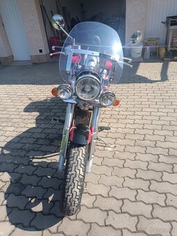 Suzuki VZ800 Marauder - 10