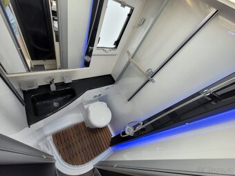 Půjčím polointegrál obytný automobil pro 4 osoby - 10