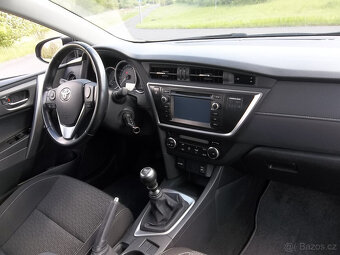 Toyota Auris 1,6 Kombi, r.v. 06/2015, najeto jen 103tkm - 10