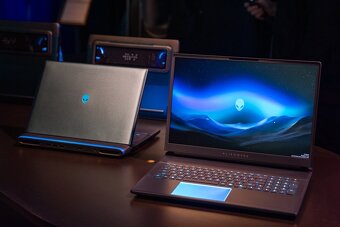 18"_ALIENWARE 18 AREA-51_300HZ_U9-275HX_32GB_RTX 5080 16GB - 10