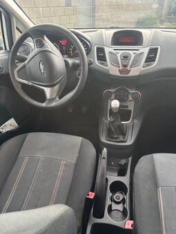 Ford Fiesta MK7 - 10