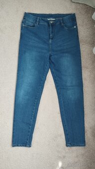 Velikost 40/42 - 10