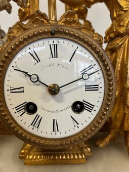 Figurární hodiny pod šturcem. - 10