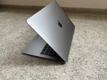 MacBook Air 2019 - 10
