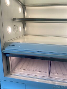 Vestavna lednice Miele - 10