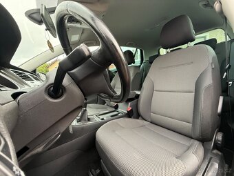 VW Golf VII 1.2TSI nova stk / 2. Majitel / senzory / alu 16 - 10