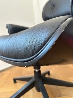 Černé křeslo - 10