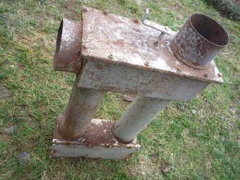 prodám různá stará kamnová dvířka, litinová kamínka bubínek, - 10