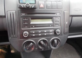 Volkswagen Polo 1,2 NOVÁ STK benzín manuál 40 kw - 10