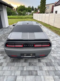 Dodge Challenger SXT PLUS - 10