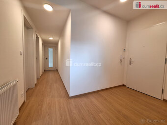 pronájem 2kk 62m2 se dvěma balkony 7m2 a 6m2 Sochorcova P4 H - 10