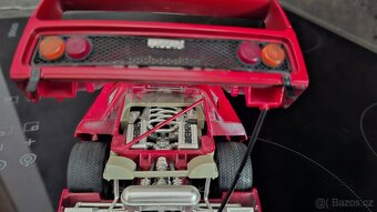 Ferrari F40 3x varianta 1:18 Bburago + dárek 1:43 - 10