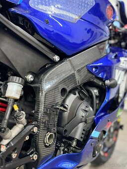 YAMAHA R6 - 10