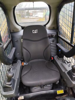 Nakladač CAT 262D3, posledný model. Plná výbava. ŠPZ. - 10