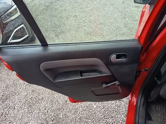 FORD Fusion 1,4i Comfort ČR - 10