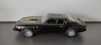 Modely aut 1/24 - Greenlight - 10