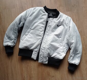 Oboustranný bomber Nike - M (L) jako nový - 10