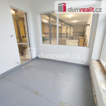 výrobní či skladovací  prostor,  200 m2 - 10