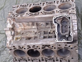 PORSCHE CAYENNE - MOTOR 4,5 V8 r.v. 2004 - 10