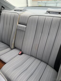Mercedes 124 coupe - 10
