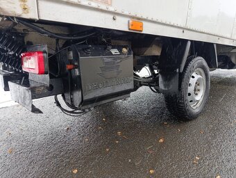 IVECO DAILY SKŘÍŇ S ČELEM 2011 - 10