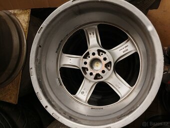 Dvoudílná R18 5x100 Space wheels - 10