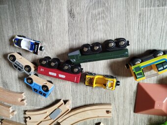 Sada dřevěných kolejí a vláčků a doplňků, zn. Playtive - 10