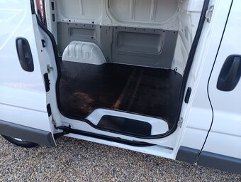 Renault Trafic Vivaro 2.0 DCi 84kw navi klima DPH - 10