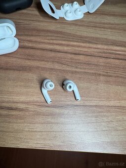 iPhone + AirPods Pro - 10