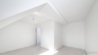 Prodej unikátního bytu 3+kk s balkonem v lokalitě Bubeneč - 10
