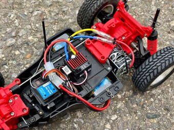 Tamiya TA02 Toyota Prerunner RTR - 10