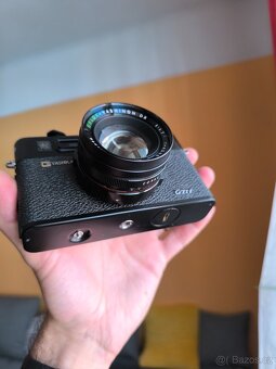 Krásný fotoaparát na film Yashica Electro 35 GTN (černá) - 10