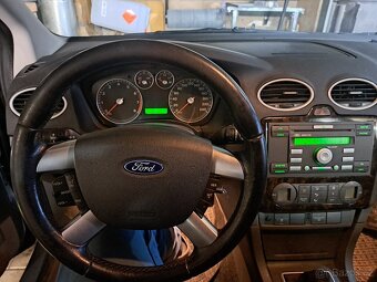 Ford Focus 2.0i Mk2 107kw - 10