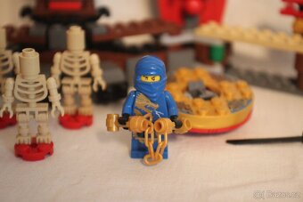 LEGO Ninjago 2011 - 3 sety + minifigurky a příslušenství - 10