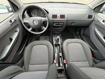 Škoda Fabia najeto 20.000 km, nová z ČR seris. kniha - 10