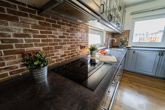 Hněvousice, prodej rodinného domu 5+kk 117 m2 na pozemku 601 - 10