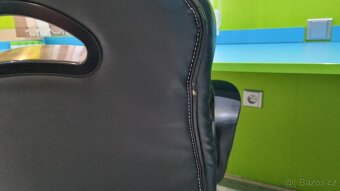 Postel + psací stůl  + židle - dětský pokoj - 10