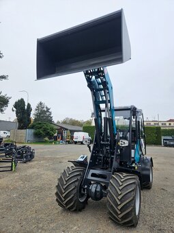 kolový kloubový nakladač, motor Kubota - 10