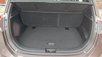 Hyundai ix20, 1.4i / 66KW TRIKOLOR Plus ČR - 10